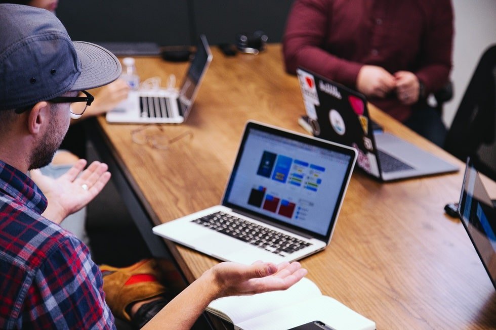 ¿Por qué contratar una agencia de diseño desarrollo web para tu negocio? 1 ¿Por qué contratar una agencia de diseño desarrollo web para tu negocio?